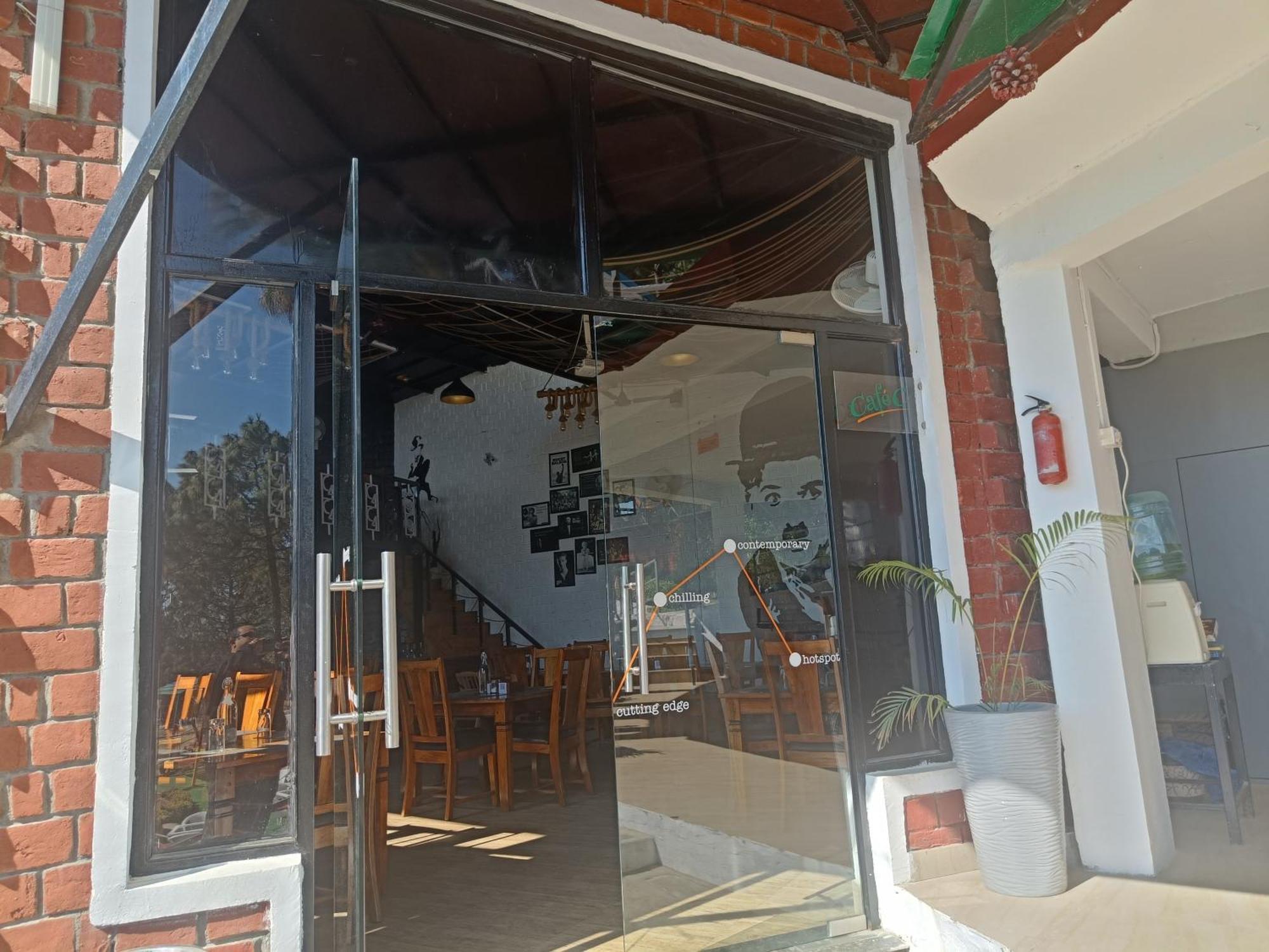 Zone Connect By The Park, Lansdowne Hotel Kültér fotó